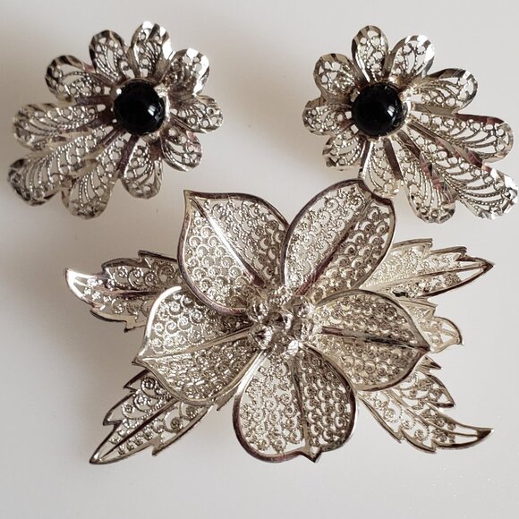 1930-S VINTAGE STERLING FILIGREE FLOWER BROOCH AND MATCHING EAR RINGS. FINE WORK - Picture 2 of 7